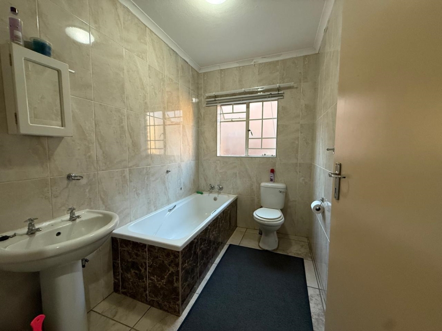3 Bedroom Property for Sale in Waterval East North West